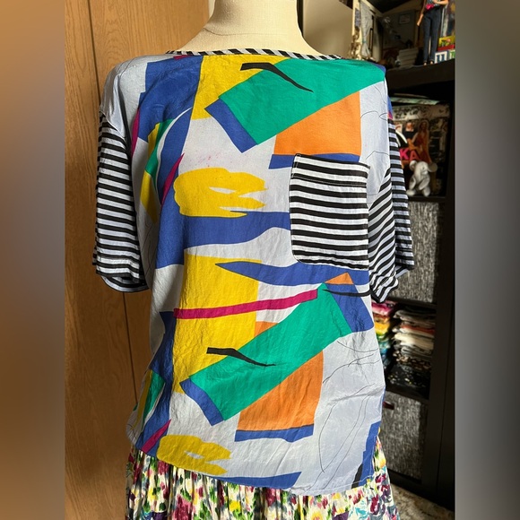 Sunny Leigh Multicolor Abstract Top - Picture 1 of 16